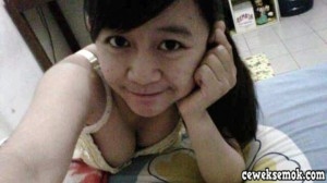 ABG Imut Cantik Toge Pamer BH 2.jpg